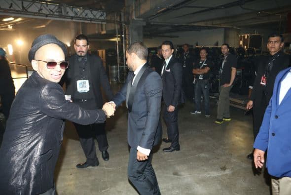 Nadie pudo escparse de ser captado 'in fraganti' en el backstage.