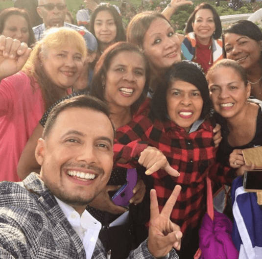 Luis Sandoval viviendo inolvidables momentos en Nueva York.