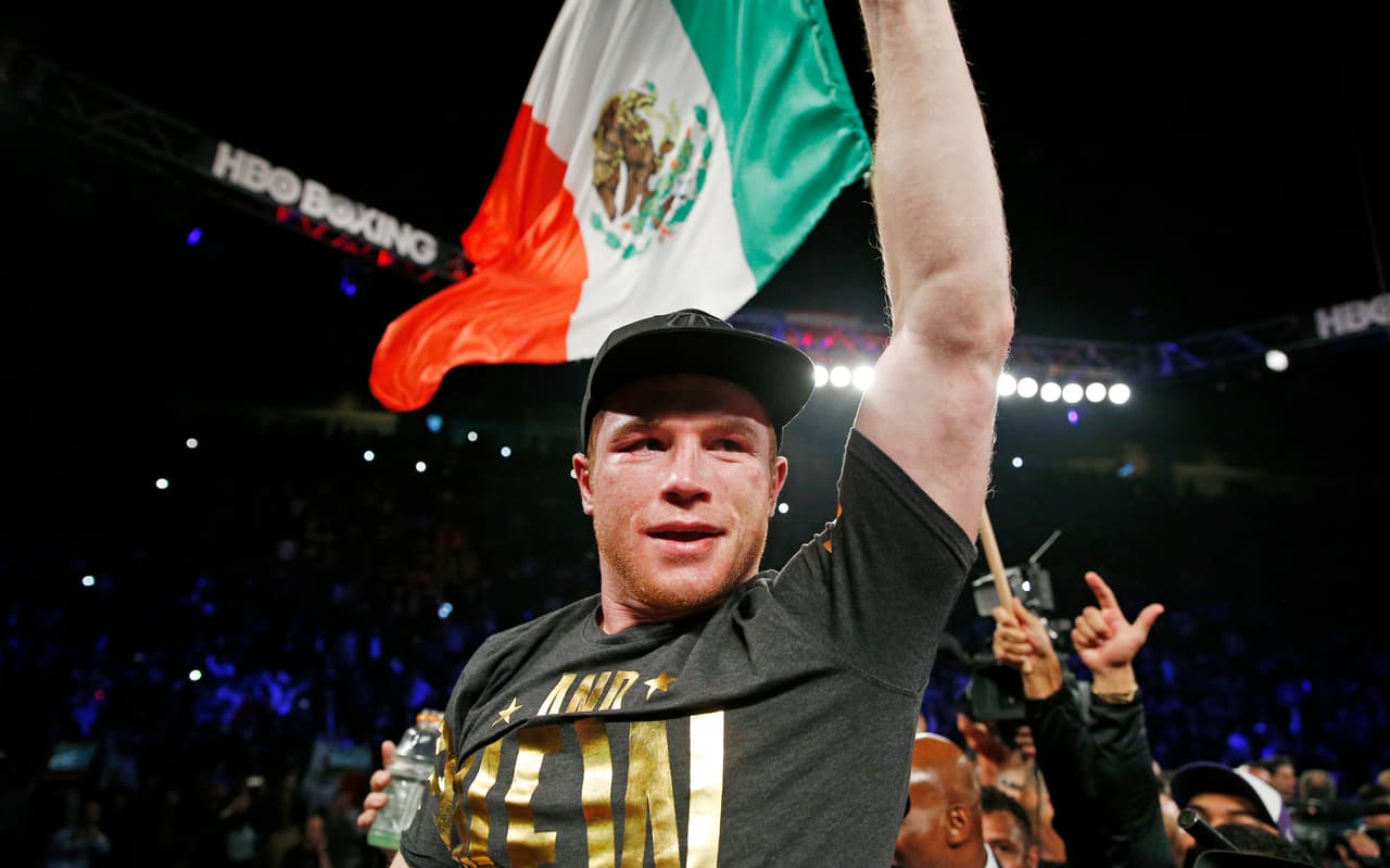 Canelo Álvarez, aunque no tuvo gran actividad deportiva en el 2020, mostró su gran corazón al ayudar a una pequeña admiradora de su talento y se mantiene como el boxeador mejor pagado en el mundo en este momento, siendo además, uno de los deportistas con mejores ingresos a nivel global.