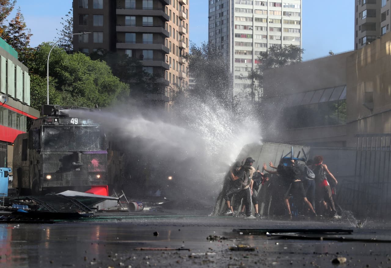Camión militar atropella a un manifestante en Chile y eleva a 12 el número de víctimas mortales en las protestas