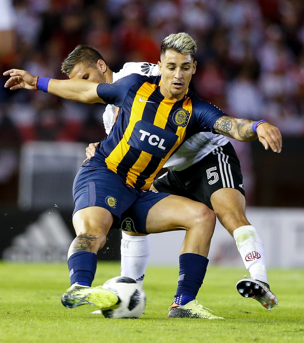 El goleador de Rosario Central, 
<b>Federico Zampedri</b>, solía ser el titular en Atlético Tucumán dejando en la banca a Christian "Polaco" Menéndez quien ahora es ídolo en Veracruz.