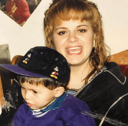 En 1997, Jenni se casó por el civil con Juan López, con quien procreó a Jenicka y Juan Ángel.