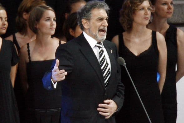 El propio Plácido Domingo intervino en las labores de rescate y ofreció conciertos para recaudar fondos para las víctimas del temblor.