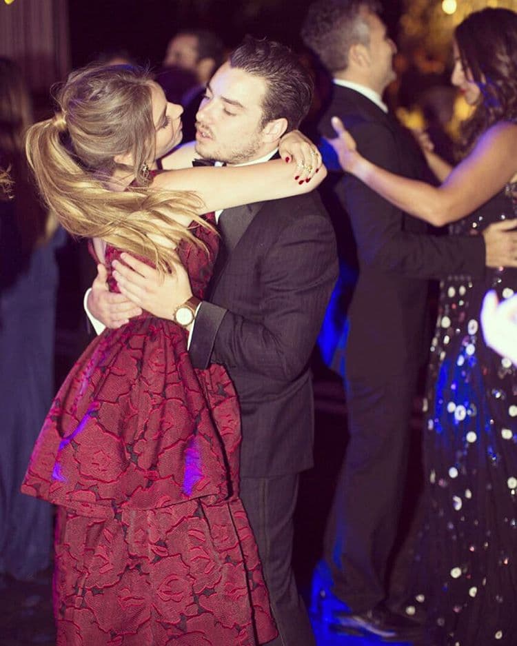 Sofía Castro mostró en redes sociales lo bien que la pasó junto a su novio en la boda de una amiga.