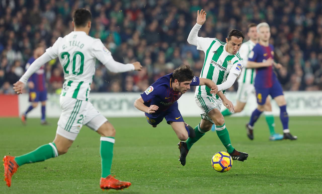 Andrés Guardado fue llamado sudaca por un rival de Eibar como forma de insulto racista, algo que en el Viejo Continente se ha convertido en una de las grandes amenazas para el deporte.