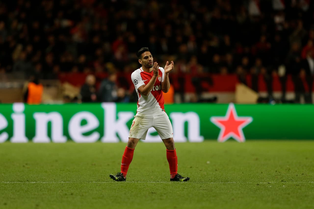 El colombiano Falcao Garcia tampoco se salva. Un fiscal en Madrid lo acusó de desviar 5,6 millones de euros entre 2012 y 2013 cuando jugaba para el Atlético de Madrid. Los dineros serían de pagos del club, así como de la Selección Colombia.