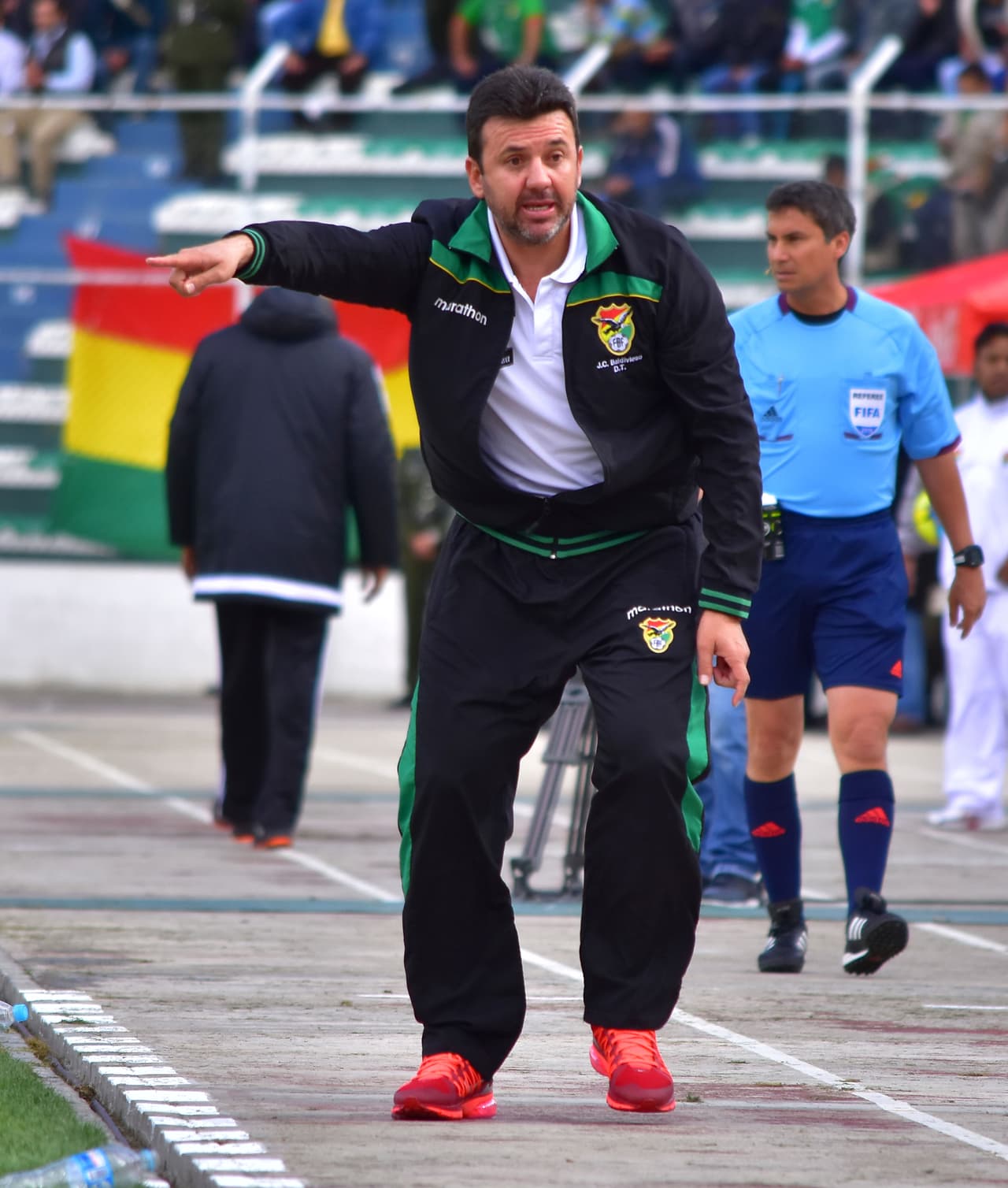 Su entrenador es Julio César Baldivieso, que además ha dirigido al Aurora, Real Potosí, Wilstermann, Universitario de Sucre.