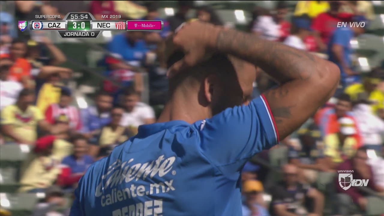 Méndez deja ir el cuarto de La Máquina rematando a un costado