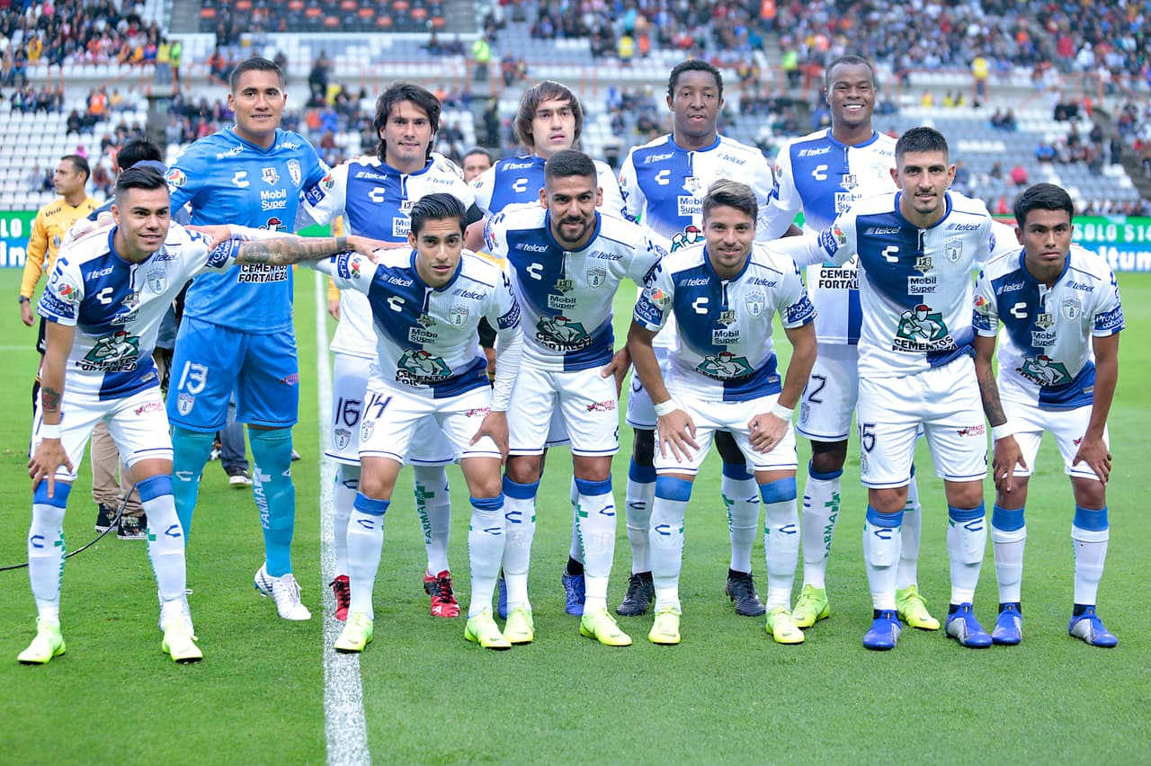 El equipo dirigido por Paco Ayestarán presentó esta alineación de inicio.