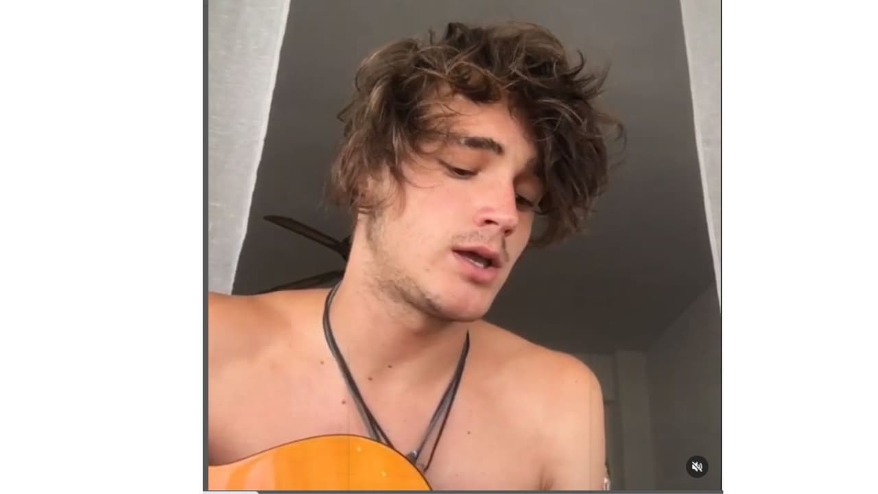 <b>Pol Granch</b>
<br>A diferencia de los otros actores de la serie, Pol Granch inició su carrera en el mundo de la música y posteriormente incursionó en la actuación. En esta foto se le puede ver en 'Factor X España', programa en el que debutó.