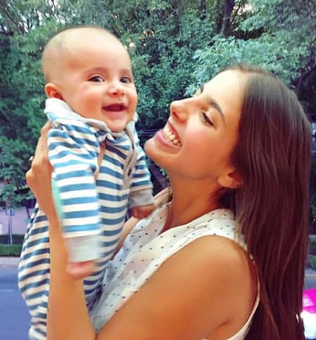 El bebé crecía muchísimo así que Renaud no dejaba de mostrar cada momento de la transformación.