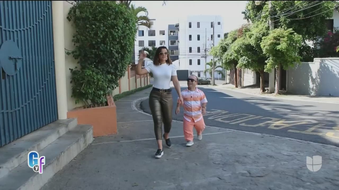 Recordó algunos momentos y travesuras que hizo durante su niñez. Luego visitó el colegio donde estudió hasta el noveno grado.