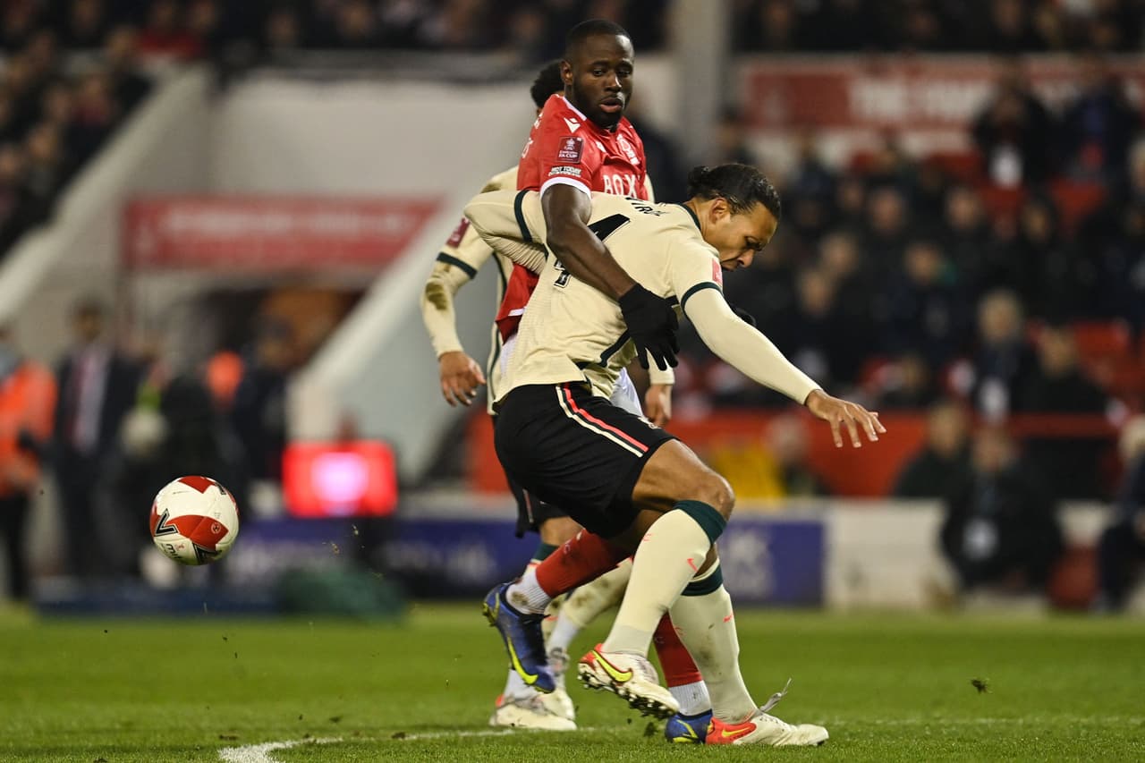El Liverpool batalló más y apenas venció por 1-0 al Nottingham Forest para certificar su pase a las Semifinales, donde enfrentará al Manchester City.