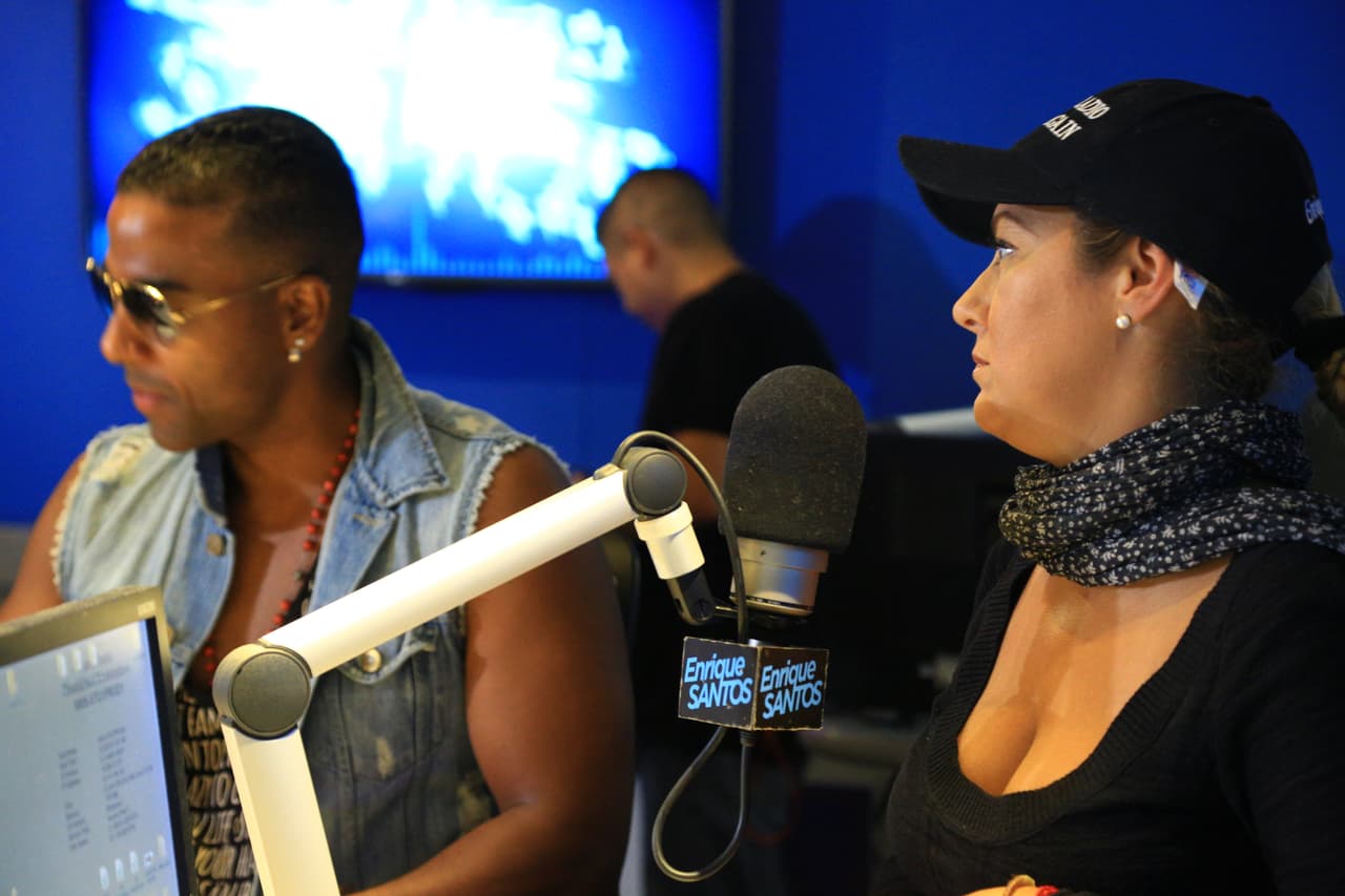 Después de 7 años ausentes de los escenerios, Los Orishas regresan a presentarse en Miami, pero primero no podía faltar una visita al Enrique Santos Show.