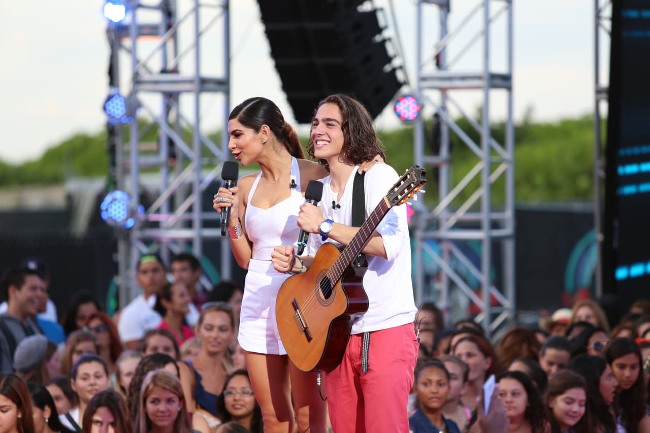 No sabemos bien quién estaba más nervioso: Jordan o su padre. A pesar de su poco dominio del español, Jordan logró convencer a los jueces.