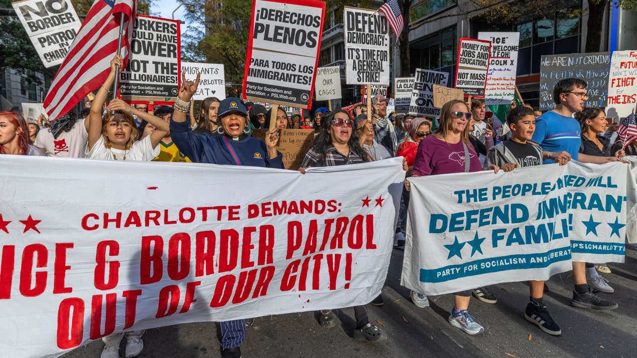Miedo, enojo y marchas en Carolina del Norte tras detenciones en operativos migratorios