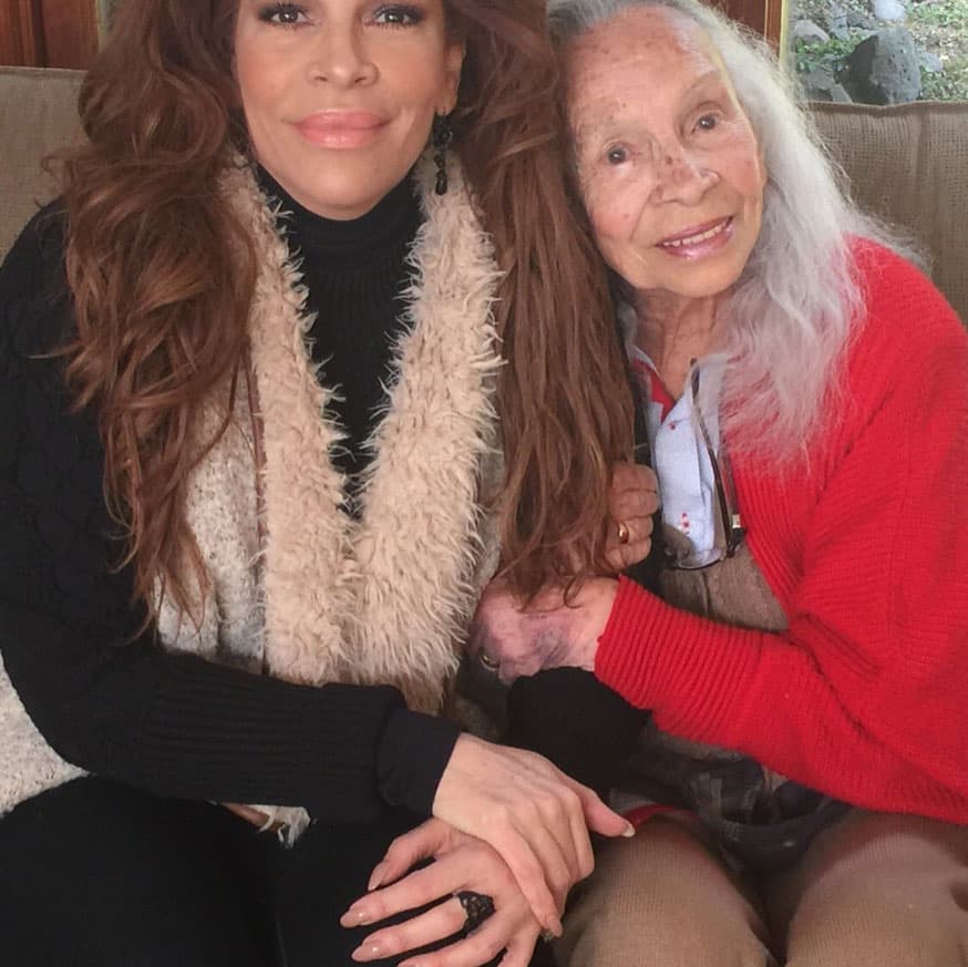 La actriz tuvo una mala racha y fue llevada a 'La casa del actor' por algunos años, pero al dar declaraciones de que no quería ser olvidada, sus hijos la cantante María del Sol y el actor Alonso Echánove la sacaron y se la llevaron a su natal Guanajuato, donde vive actualmente a sus 89 años.