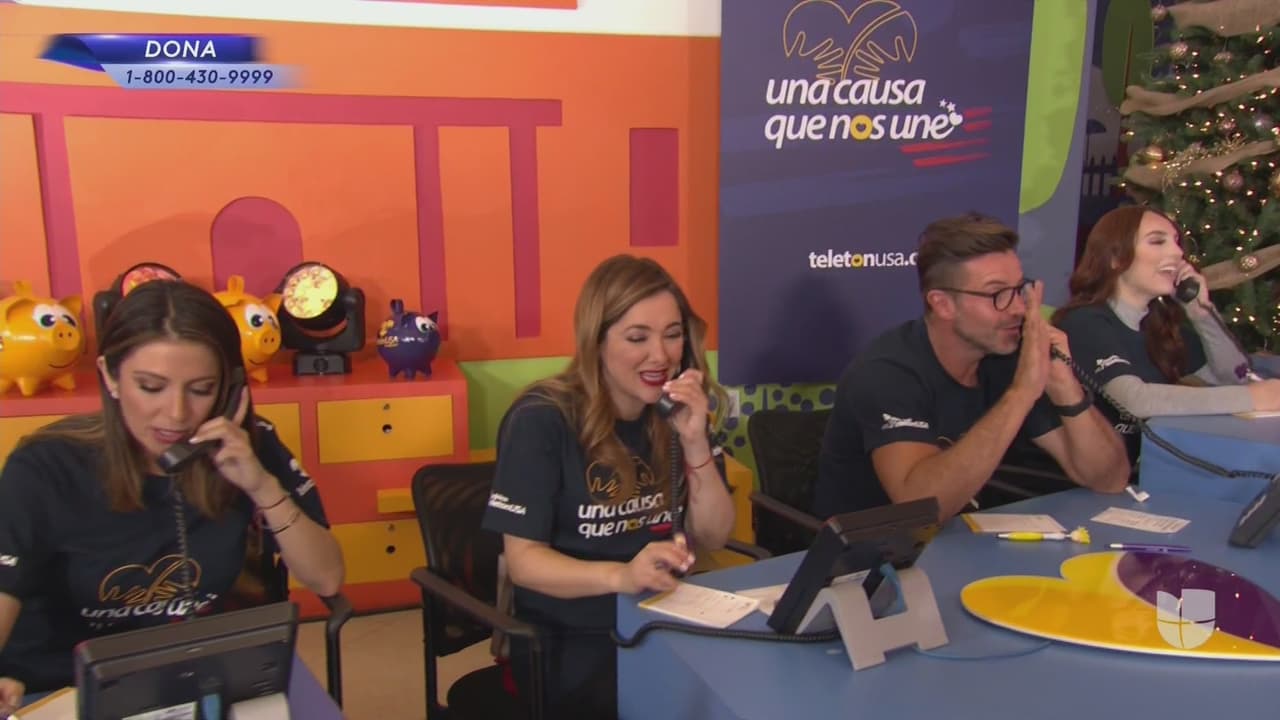 Diversas personalidades y talento Univision estuvieron atendiendo las llamadas del público durante toda la noche.