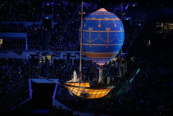 Nadezhda Tolokónnikova y María Aliójina, que intentaron escenificar otra plegaria punk.