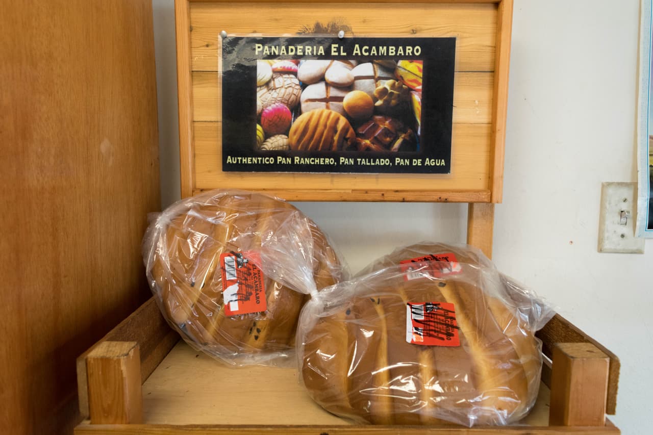 Vecinos de Pilsen han notado como el barrio, en su mayoría hispano, poco a poco se va transformando con la llegada de otros grupos étnicos.