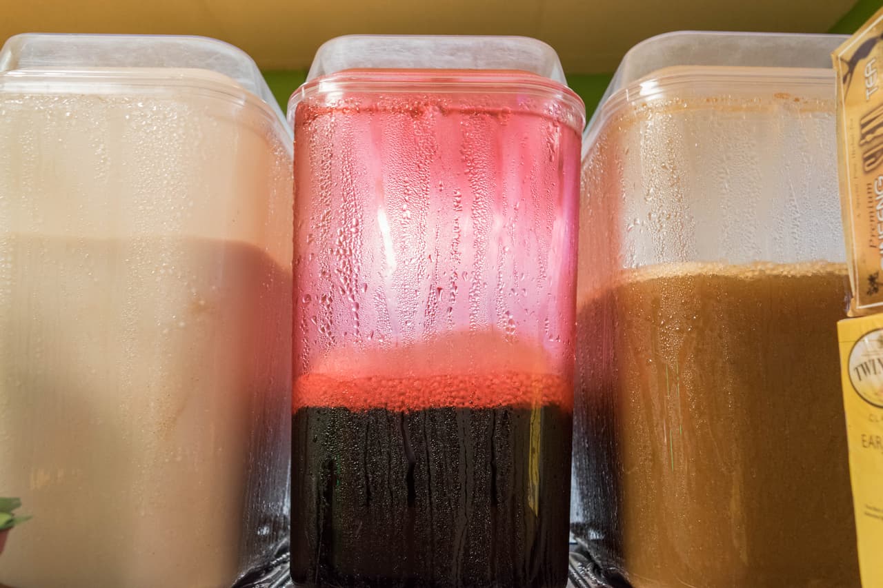 Vecinos de Pilsen han notado como el barrio, en su mayoría hispano, poco a poco se va transformando con la llegada de otros grupos étnicos.