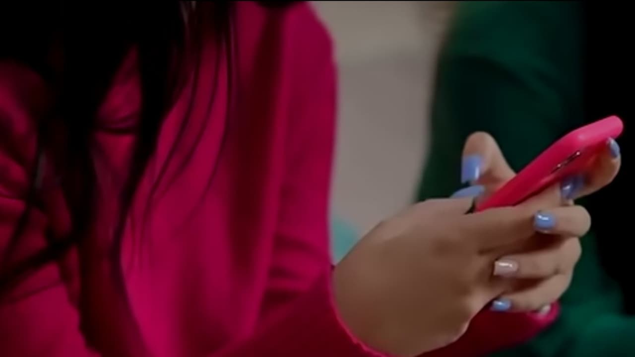 Alertan sobre dos peligrosos retos virales en redes sociales: ponen en riesgo la vida de los menores