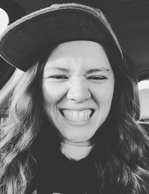 Joy Huerta adora los looks casuales, y para un día fuera de los escenarios este atuendo es ideal.