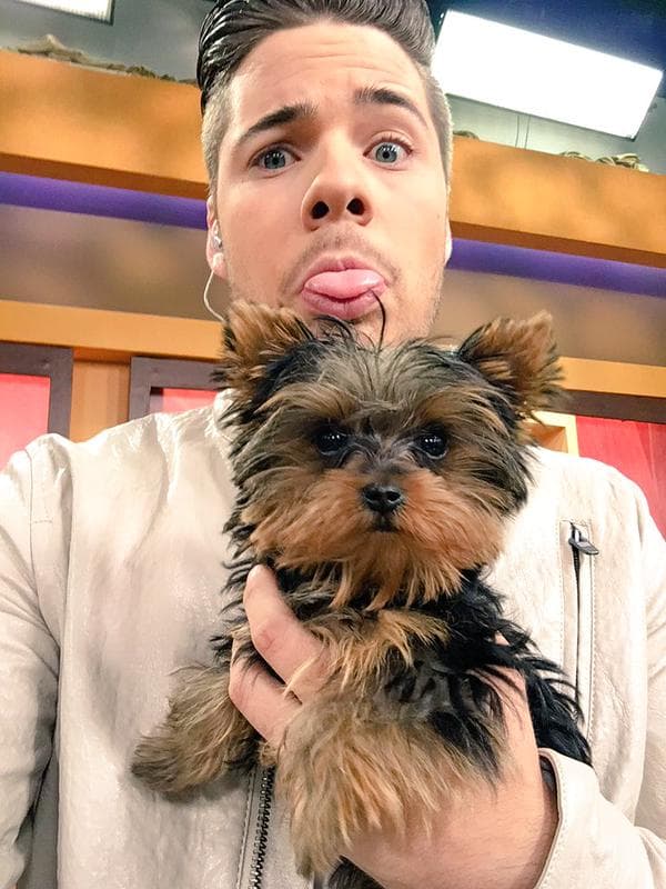 "Miren quién está conmigo está mañana en @DespiertaAmeric", mostró William Valdes. (Octubre 20, 2015)