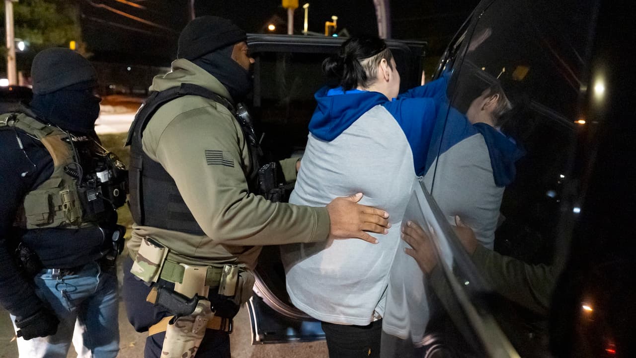 “Da miedo salir a la calle": familias con estatus migratorio mixto viven con temor a las deportaciones en California