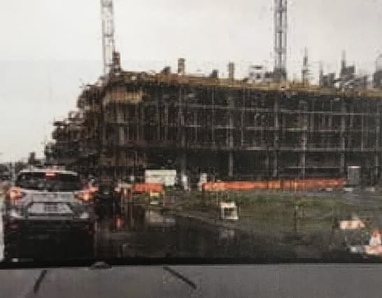 Los agentes migratorios estuvieron espiando al empresario en varias obras de construcción, incluyendo la de un hotel de la cadena Marriot.