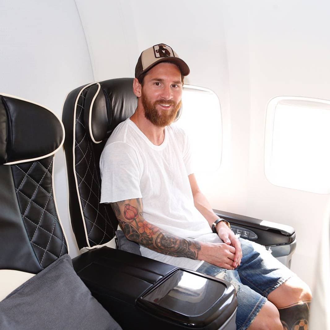 Aunque esto se refiere a que siempre usa su pierna izquierda a la hora de jugar fútbol.