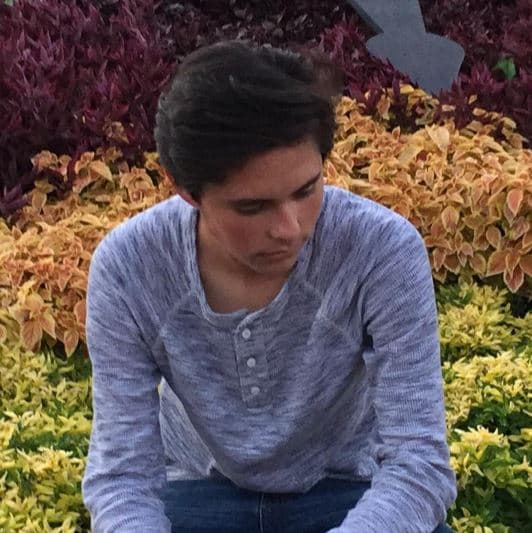 La nobleza de Edward es un punto a su favor porque seguramente no tendrá problemas para acoplarse a una situación tensionante.