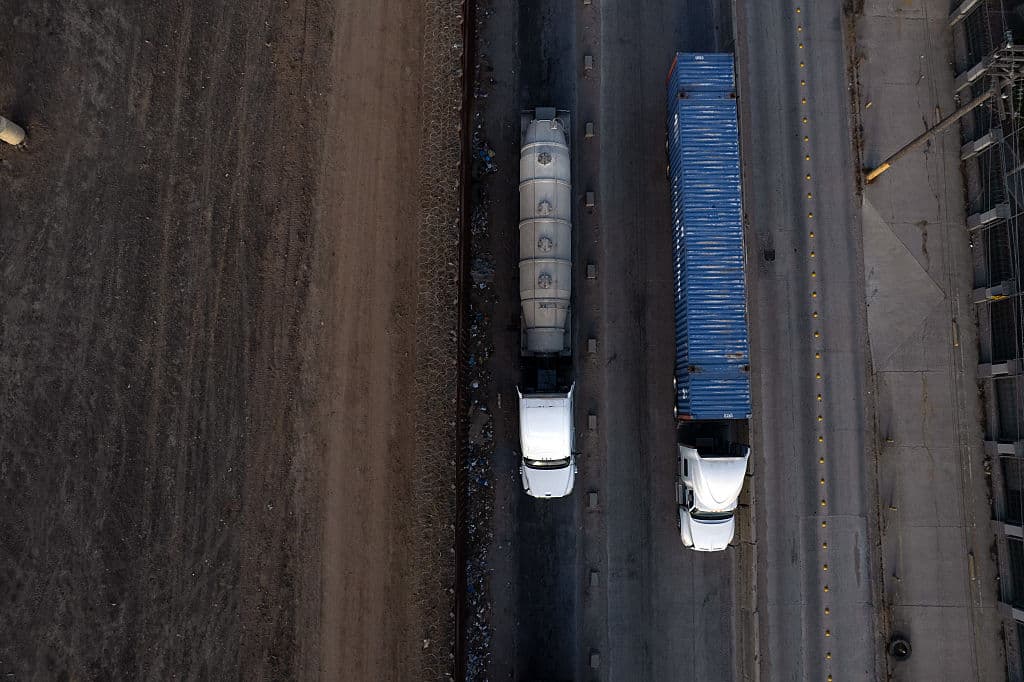 Florida propone confiscar camiones y multar a dueños si contratan choferes sin estatus