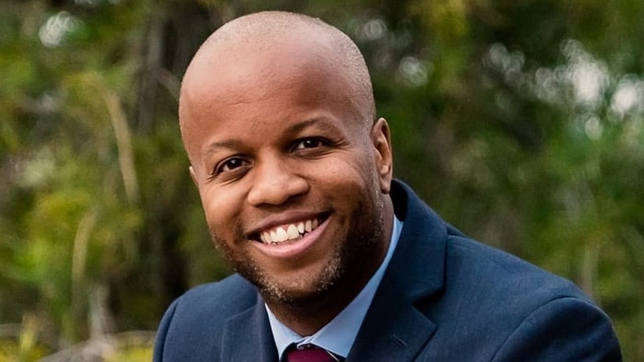 A solo días de juramentar como nuevo alcalde de Tempe, Corey Woods da positivo al coronavirus