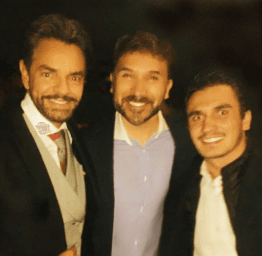 Luis Manuel Ávila también felicitó a quien fuera su papá adoptivo en La Familia P. Luche, junto a esta fotografía escribió: " Muuuuuy feliz cumple 
<a href="https://www.instagram.com/ederbez/">@ederbez</a> 🎁 Ya descubrimos que te fuiste a 
<a href="https://www.instagram.com/explore/tags/australia/">#Australia</a> no por tu filmación, sino para celebrar desde antes😂 A disfrutarlo, pues... ¡Fuerte abrazo! 🎉".