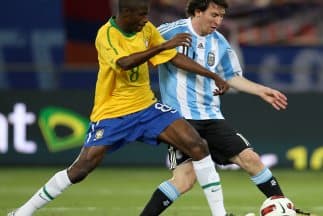 Goldman Sachs pronostica que Brasil ganará por 3-1 en la final a Argentina