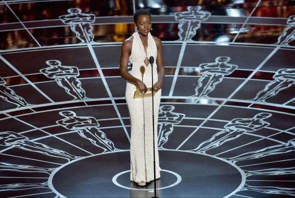 Este vestido tenía 6 mil perlas blancas.