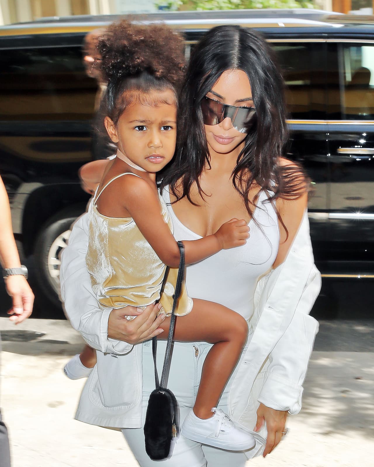 Desde que nació ha tenido que lidiar con el acoso de los medios.