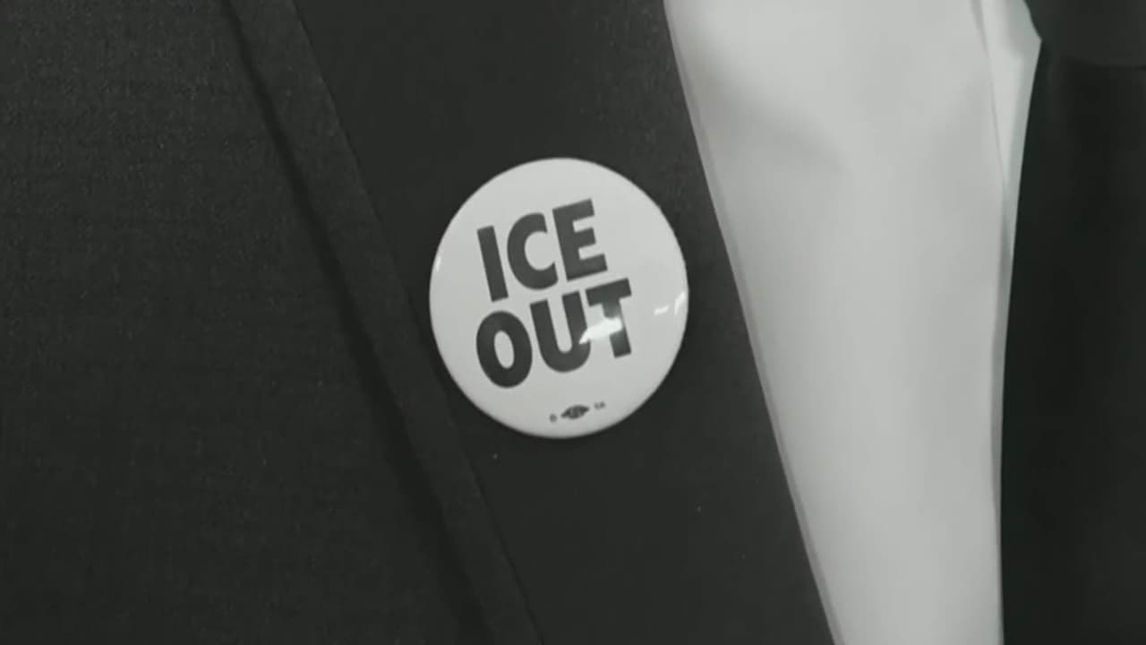 Activismo en los Grammy 2026: Bad Bunny exige salida de ICE y Trump amenaza con demandar a Trevor Noah