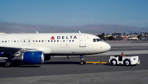 Detienen antes de iniciar un vuelo a un piloto de Delta por estar aparentemente borracho