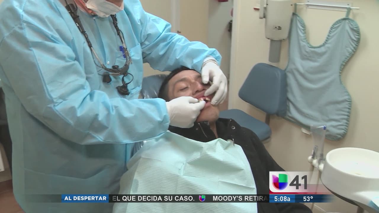 Latino que recibió puñetazo recupera su dentadura gratuitamente