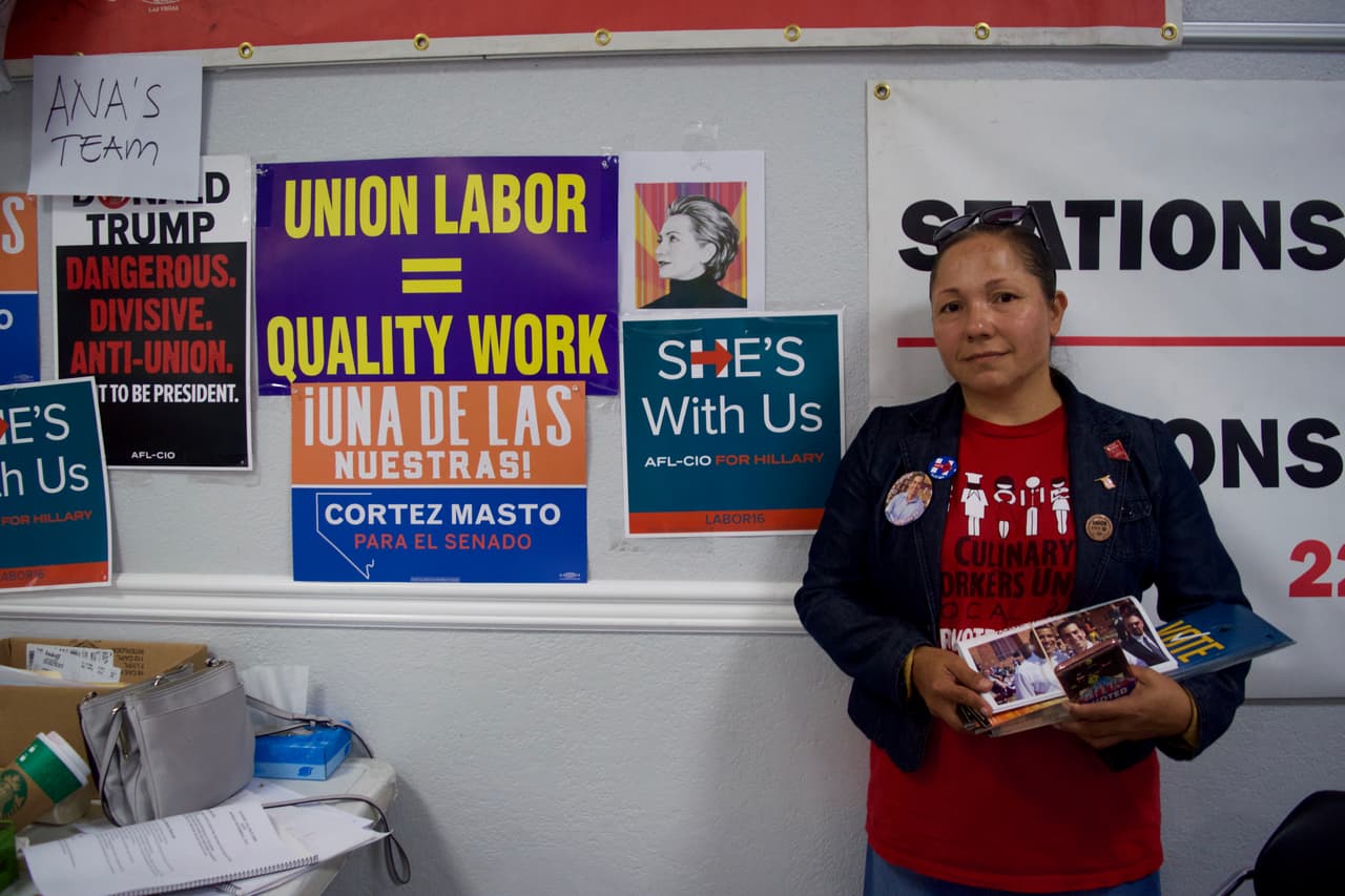 Carmela Pérez trabaja como mucama en MGM. "Mi hijo es marine, acaba de volver de Afganistan. Es una ofensa que alguien como Donald Trump pudiera ser su comandante en jefe".