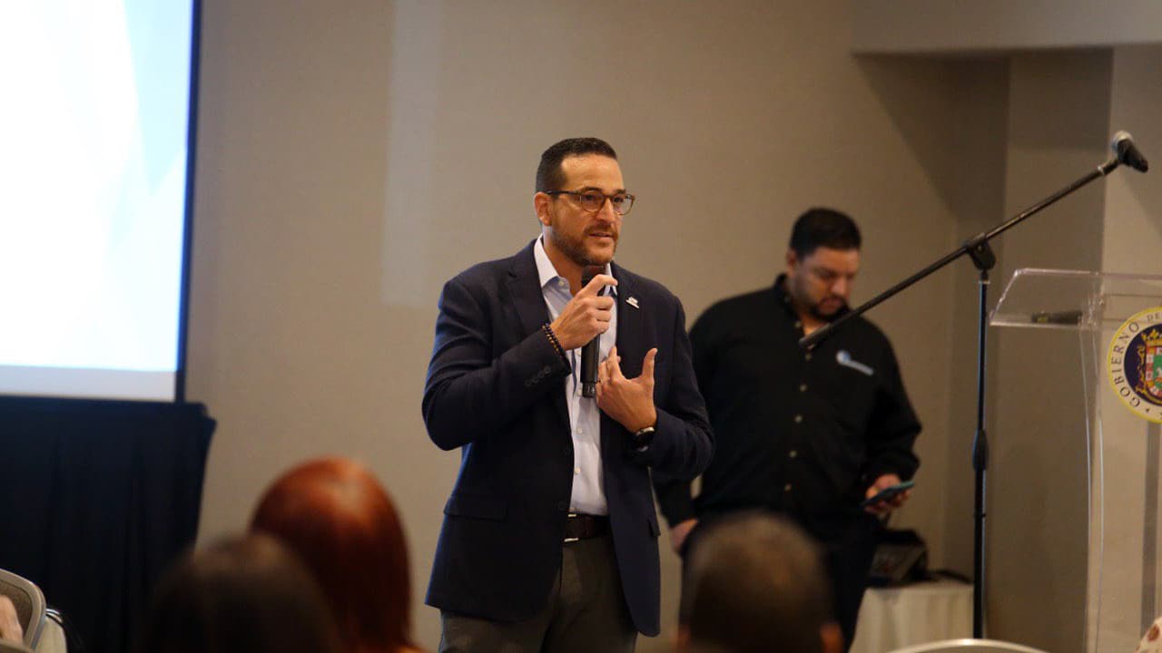 Fernando Gil-Enseñat es el nuevo presidente de la Junta de Gobierno de la AEE