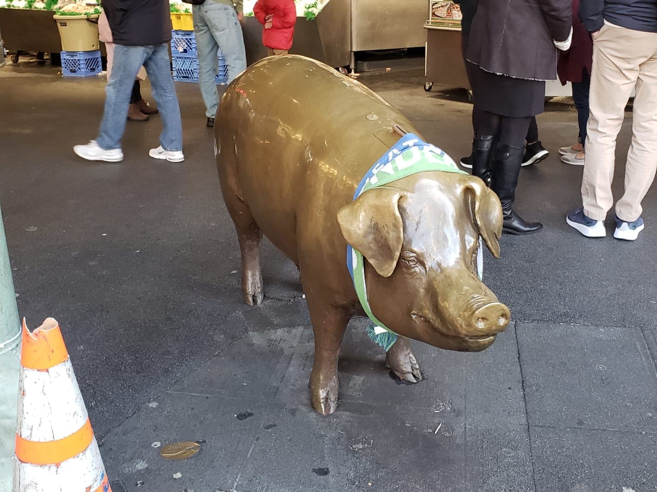 Rachel, la mascota no oficial del mercado público Pike Place.