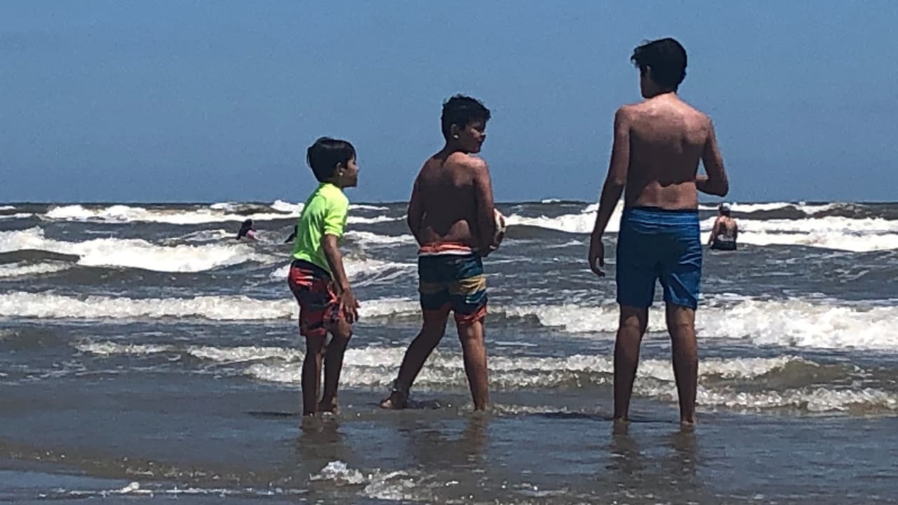 Para ofrecer a los clientes seguridad y evitar contagios.