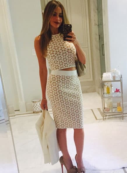 En un encantador vestido Alexander McQueen que le quedaba perfecto.