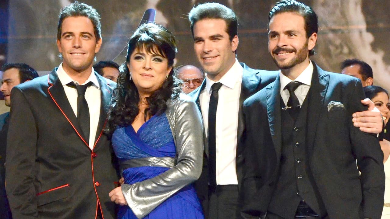 <b>Corona de lágrimas 2</b>
<br>En 2012 llegó a la pantalla chica la primera edición de este legendario drama, el cual fue protagonizado por Victoria Ruffo, Mane de la Parra, José María Torre y Alejandro Nones.