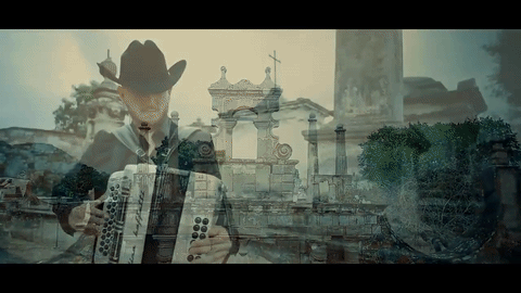 En 'Amor del bueno', otro de sus recientes clips, también se llevan las palmas por su mensaje amoroso, aunque en esa ocasión, en el clip no se trata de una chica.