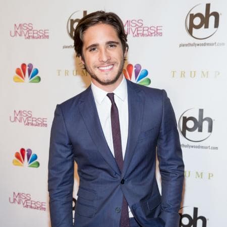 Hace unas cuantas semanas que se venía comentando que el actor mexicano 
<b><a href="https://www.univision.com/shows/hoy/una-increible-visita-diego-boneta-en-hoy-fotos#bd99e7060000" target="_blank">Diego Boneta se había dado una nueva oportunidad en el amor. </a></b>