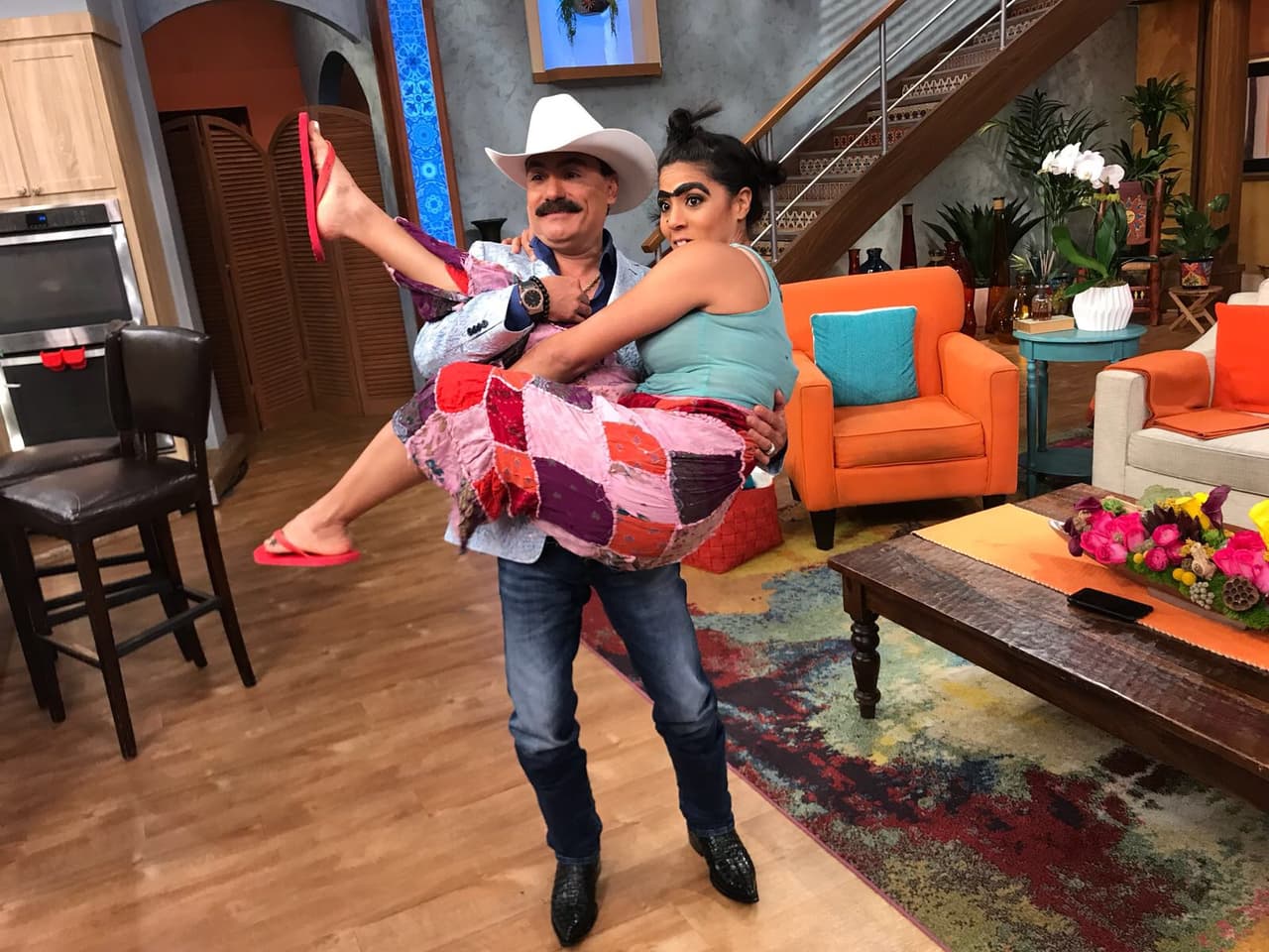 Al final fue el El Chapo de Sinaloa quien se llevó a Mela entre sus brazos.